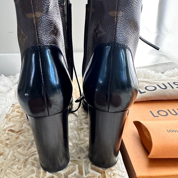Louis Vuitton Boots - Picture 6 of 11